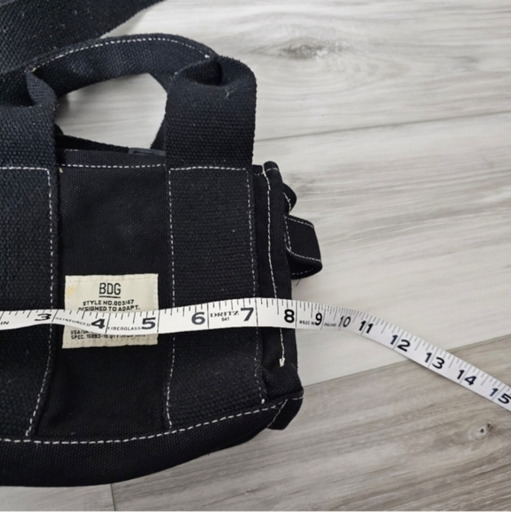 BDG Black Canvas Crossbody Tote Bag with Contrast Stitching - Picture 5 of 10